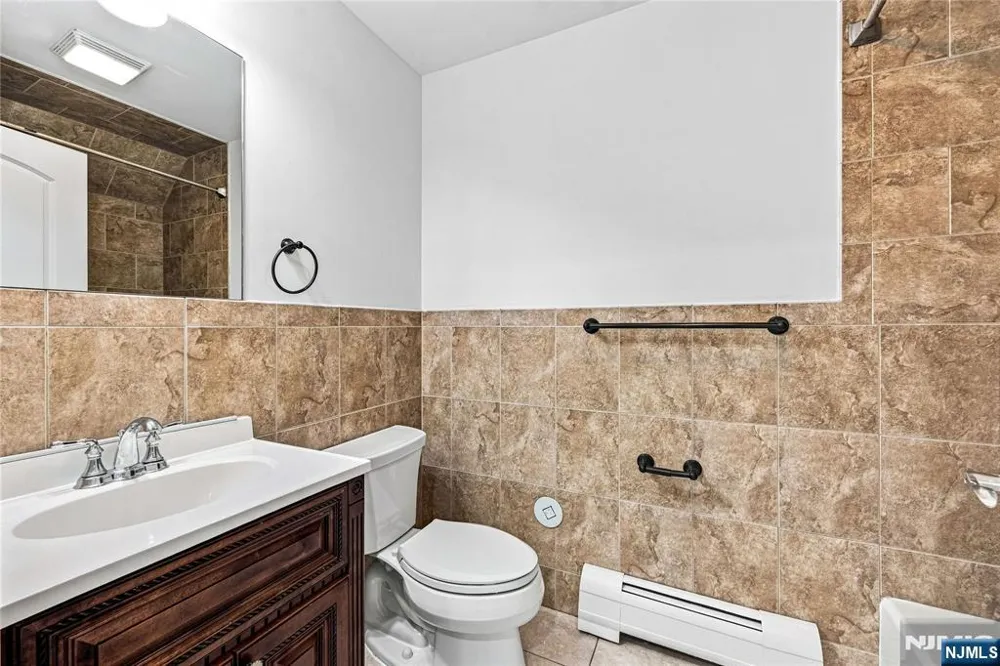 215 4th Street A Palisades Park, NJ 07650