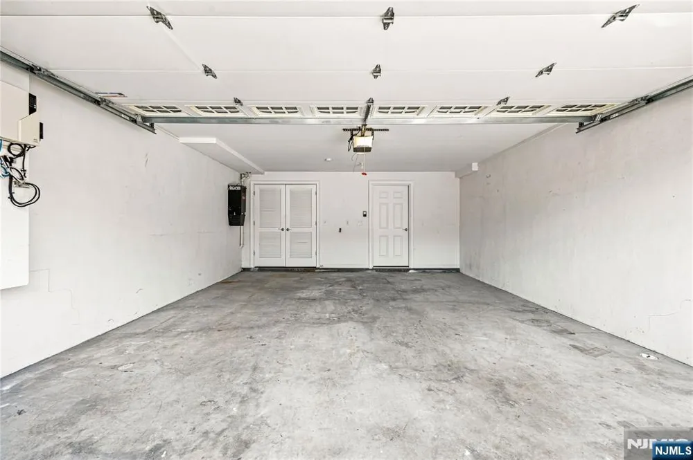 215 4th Street A Palisades Park, NJ 07650