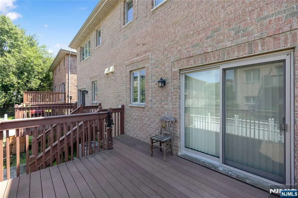 215 4th Street A Palisades Park, NJ 07650