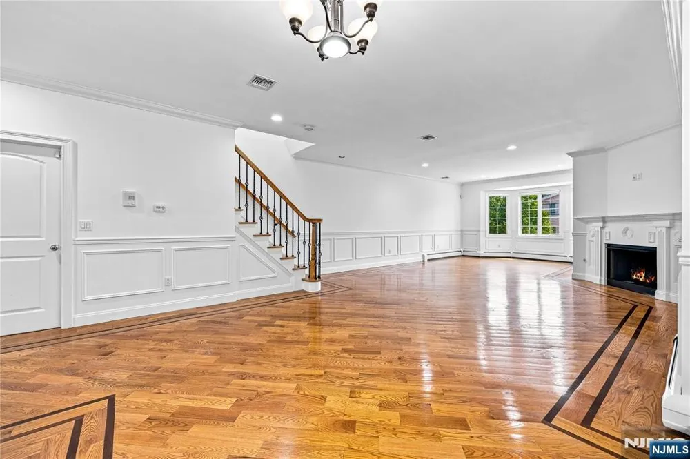 215 4th Street A Palisades Park, NJ 07650