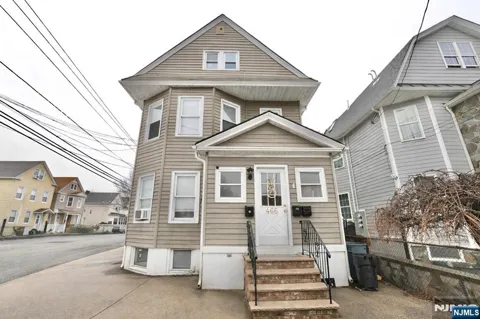 466 Cortlandt Street 2