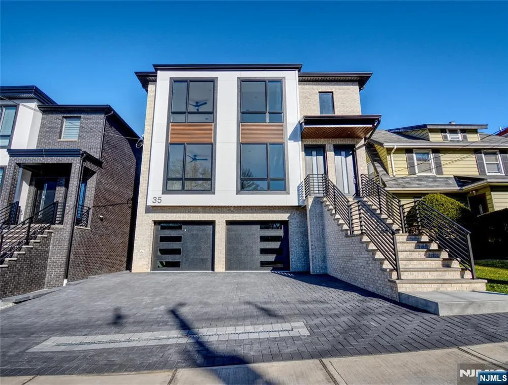 35 Henry Avenue 2nd Floor Palisades Park, NJ 07650
