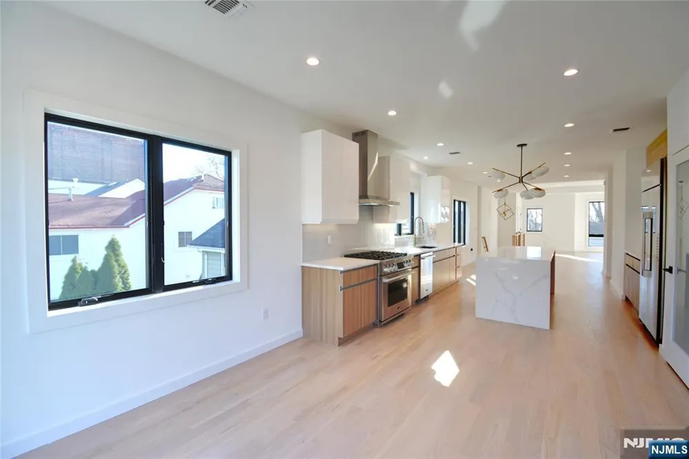35 Henry Avenue 2nd Floor Palisades Park, NJ 07650