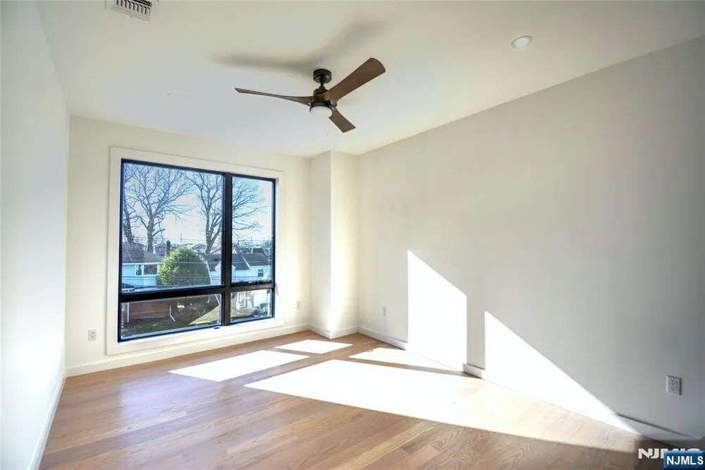 35 Henry Avenue 2nd Floor Palisades Park, NJ 07650