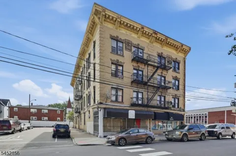 220 3Rd St #15 Unit 15