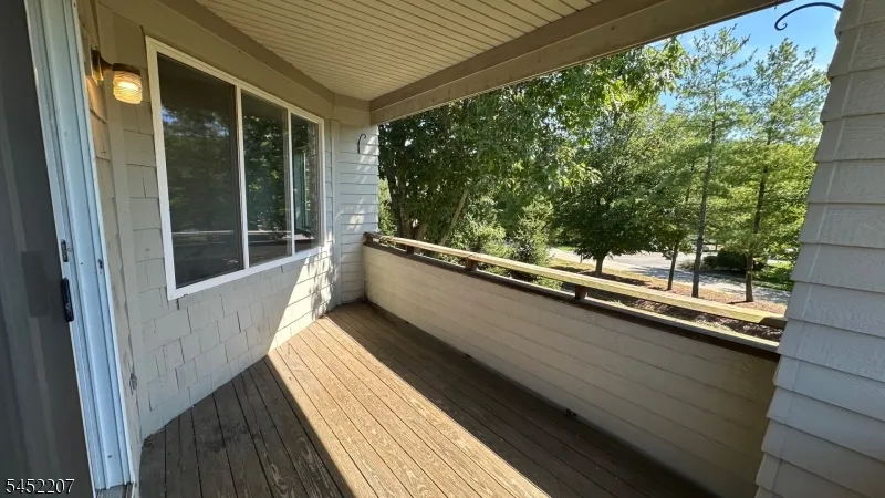 4 Harker Hill Dr Hardyston, NJ 07419