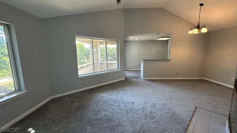 4 Harker Hill Dr Hardyston, NJ 07419