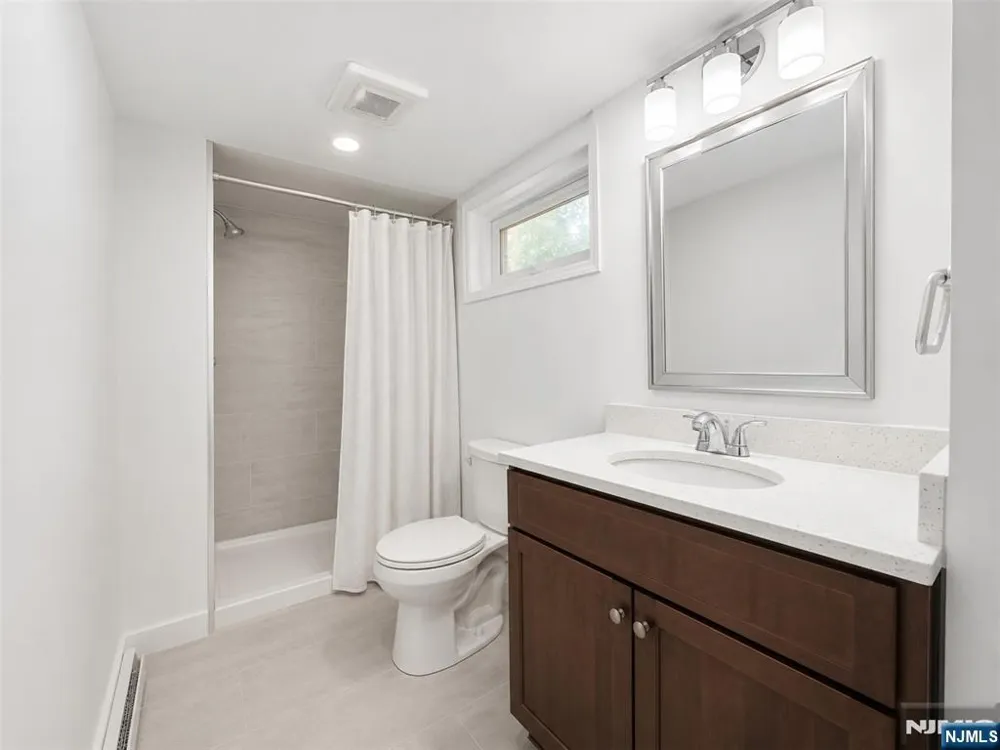 28 Carr Street 1 Pompton Lakes, NJ 07442