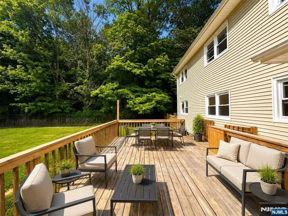28 Carr Street 1 Pompton Lakes, NJ 07442