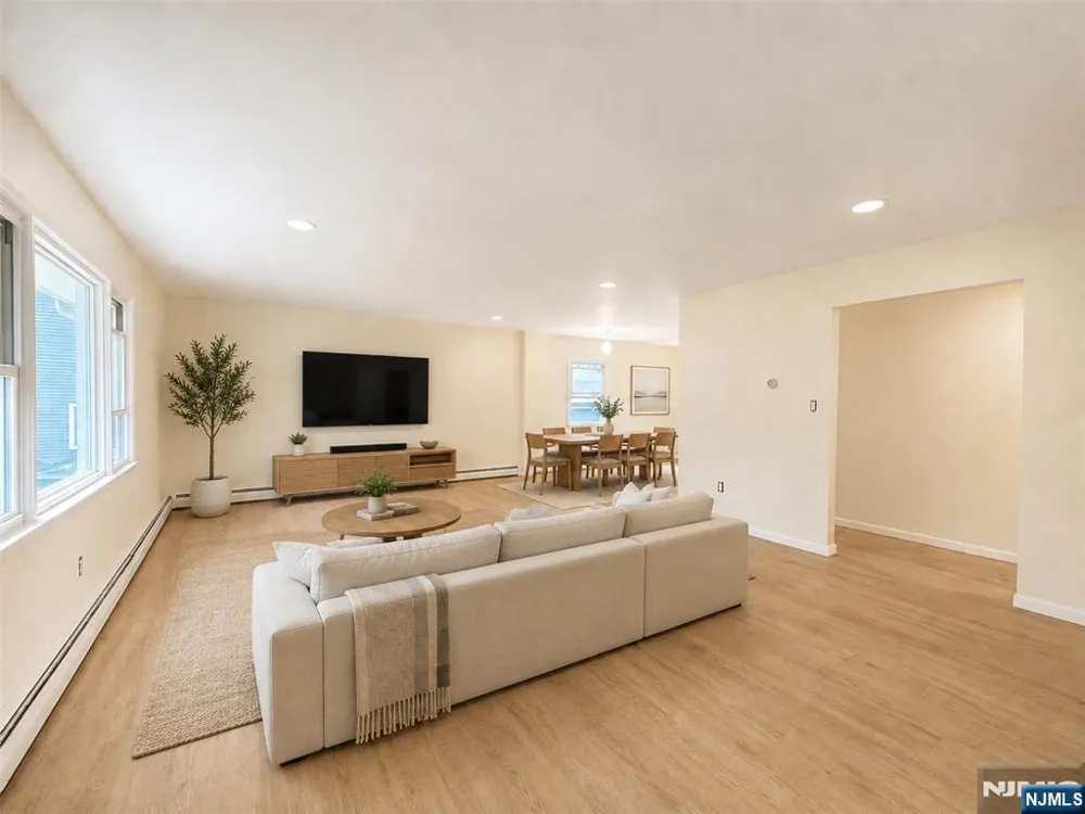 28 Carr Street 1 Pompton Lakes, NJ 07442