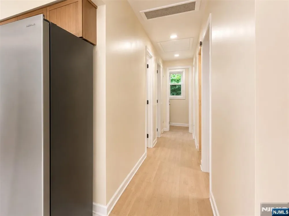 28 Carr Street 1 Pompton Lakes, NJ 07442