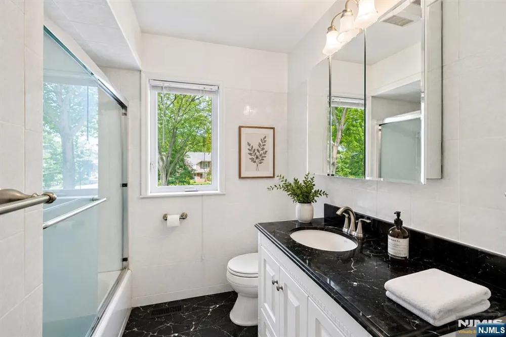 111 Ramille Court Paramus, NJ 07652