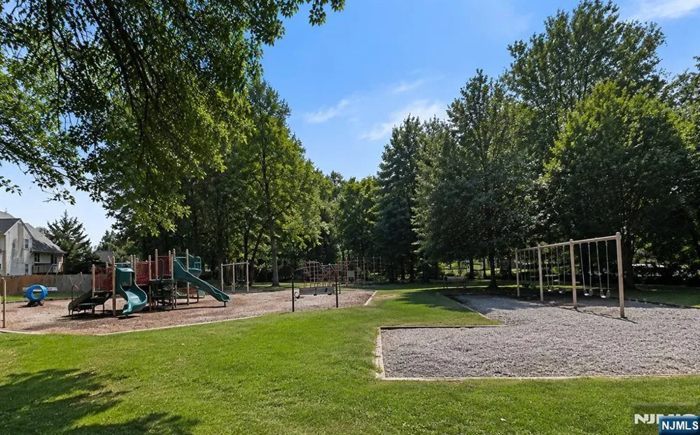 111 Ramille Court Paramus, NJ 07652