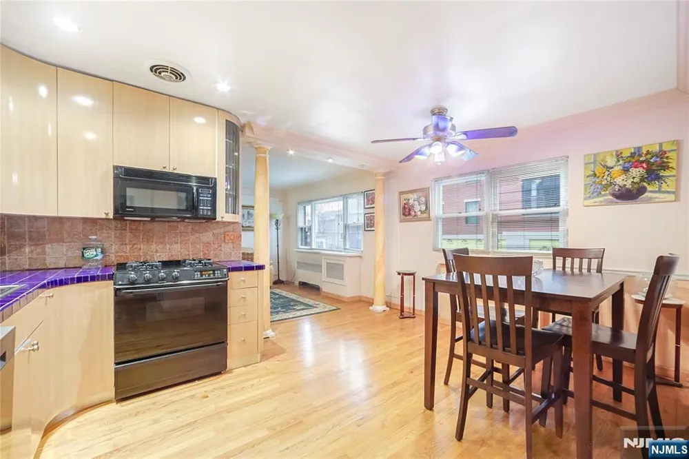 201 Oakdene Place C00E2 Cliffside Park, NJ 07010