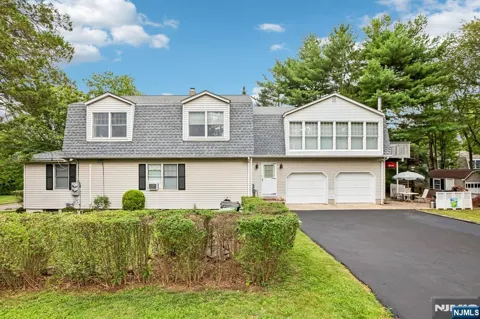 488 Cedar Lane