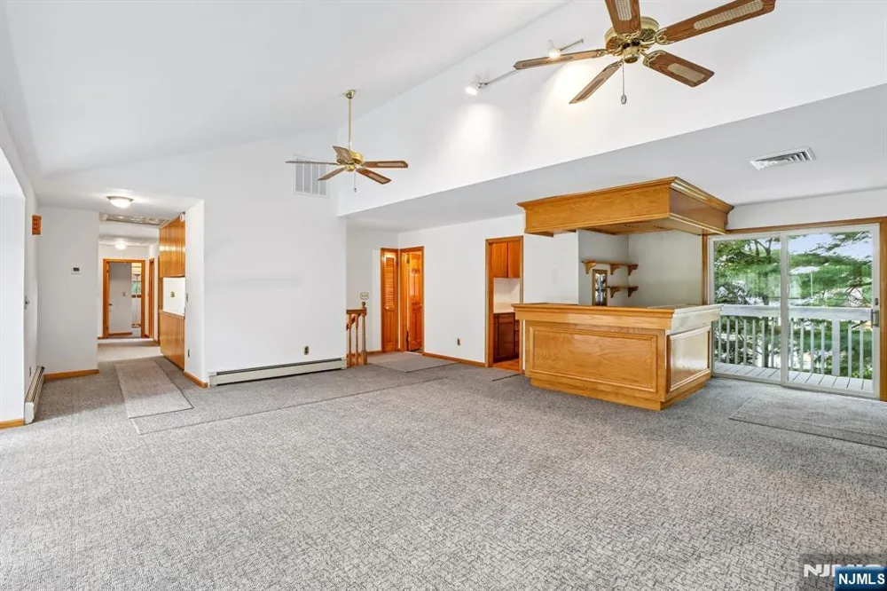 488 Cedar Lane Paramus, NJ 07652