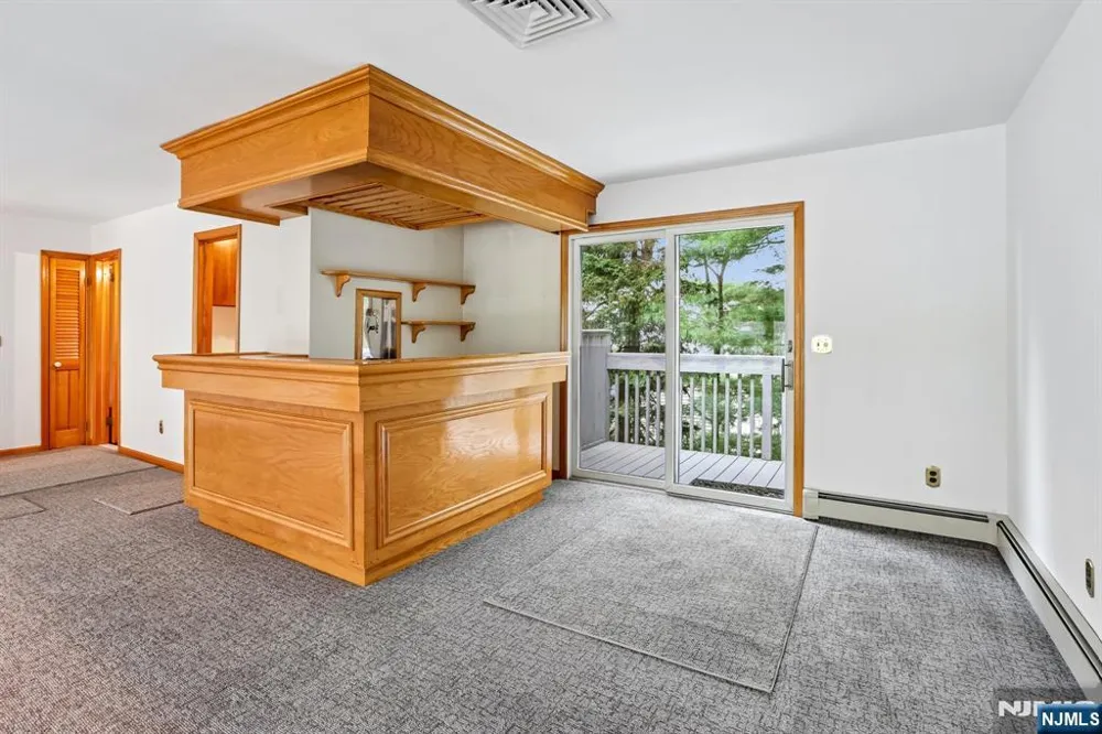 488 Cedar Lane Paramus, NJ 07652