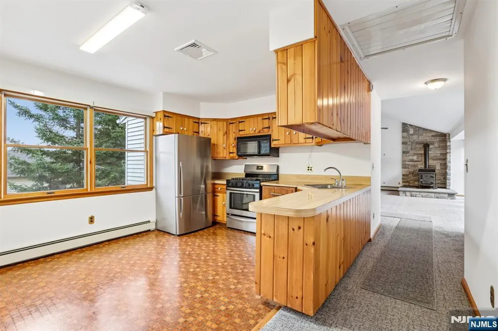 488 Cedar Lane Paramus, NJ 07652