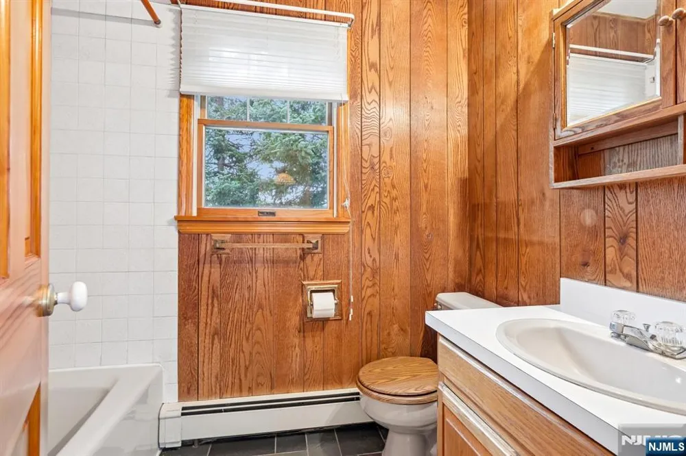 488 Cedar Lane Paramus, NJ 07652