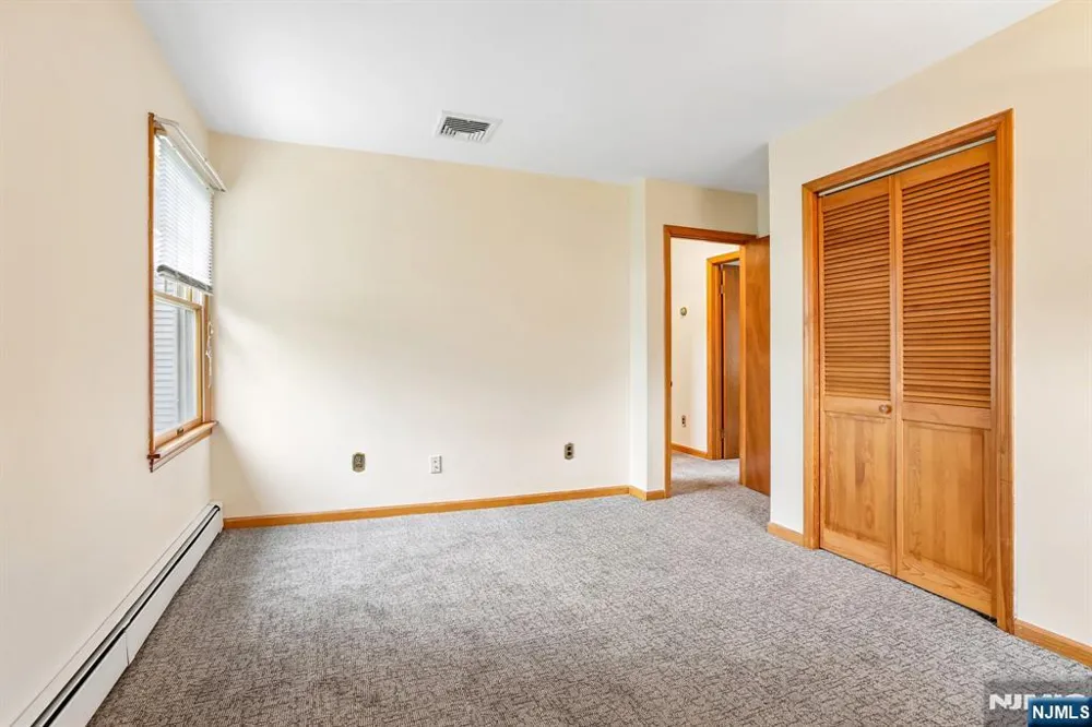 488 Cedar Lane Paramus, NJ 07652