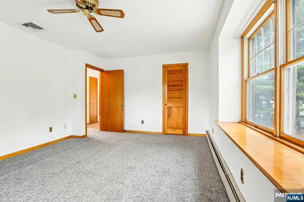 488 Cedar Lane Paramus, NJ 07652