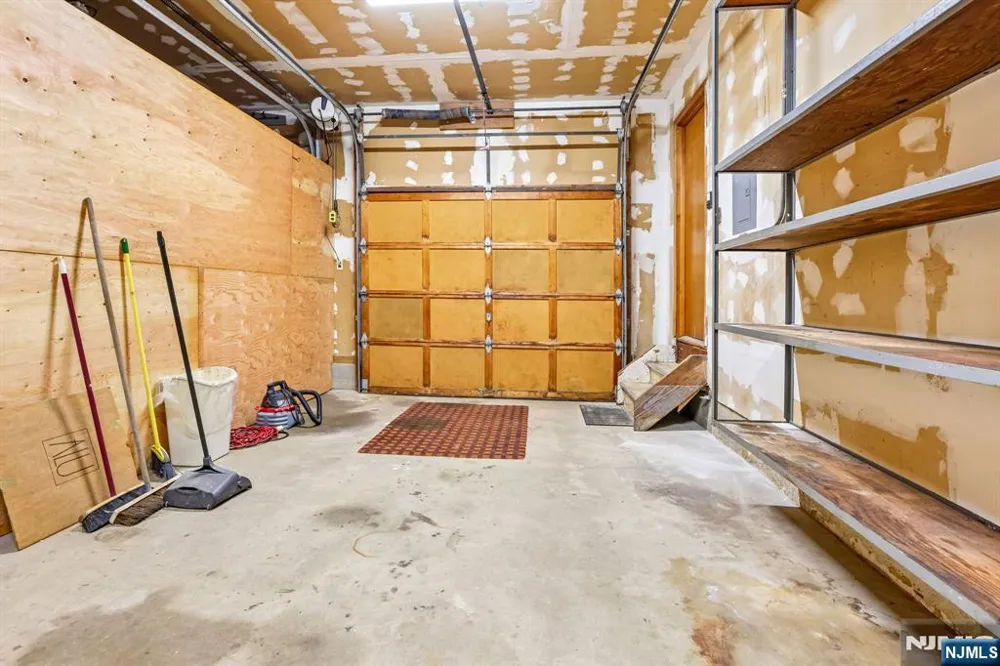 488 Cedar Lane Paramus, NJ 07652