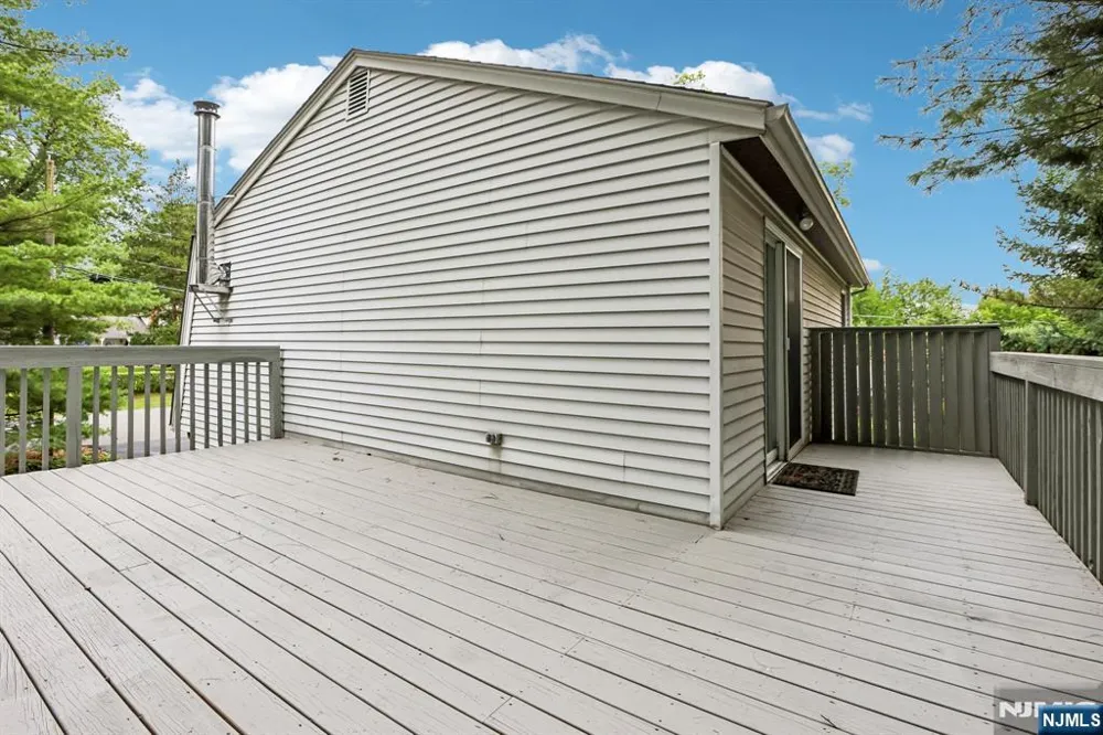 488 Cedar Lane Paramus, NJ 07652