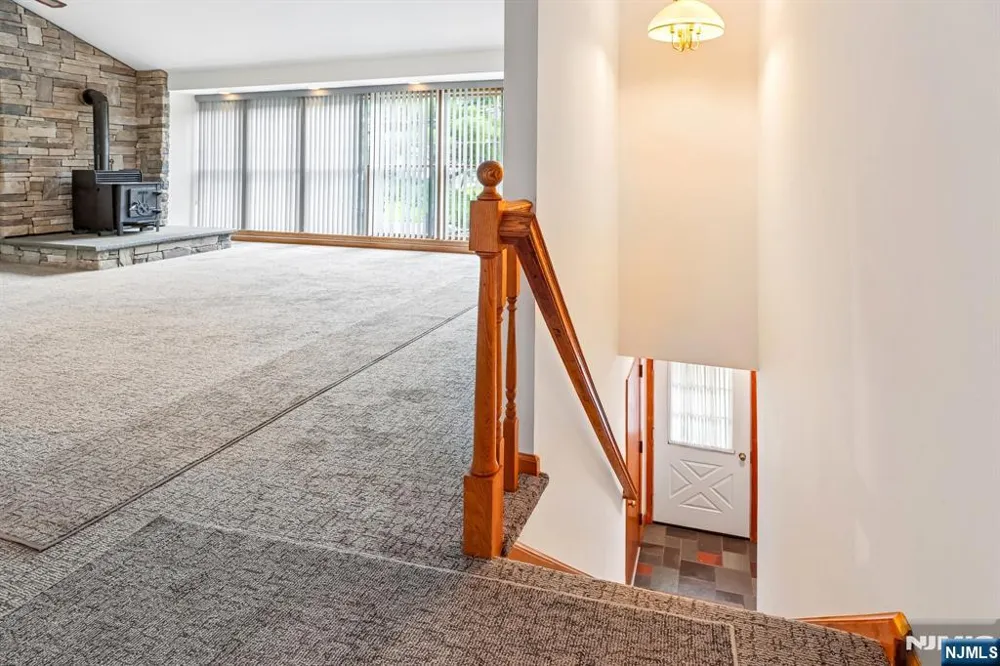 488 Cedar Lane Paramus, NJ 07652