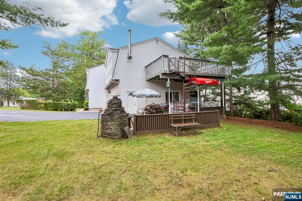 488 Cedar Lane Paramus, NJ 07652