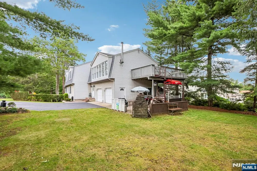 488 Cedar Lane Paramus, NJ 07652