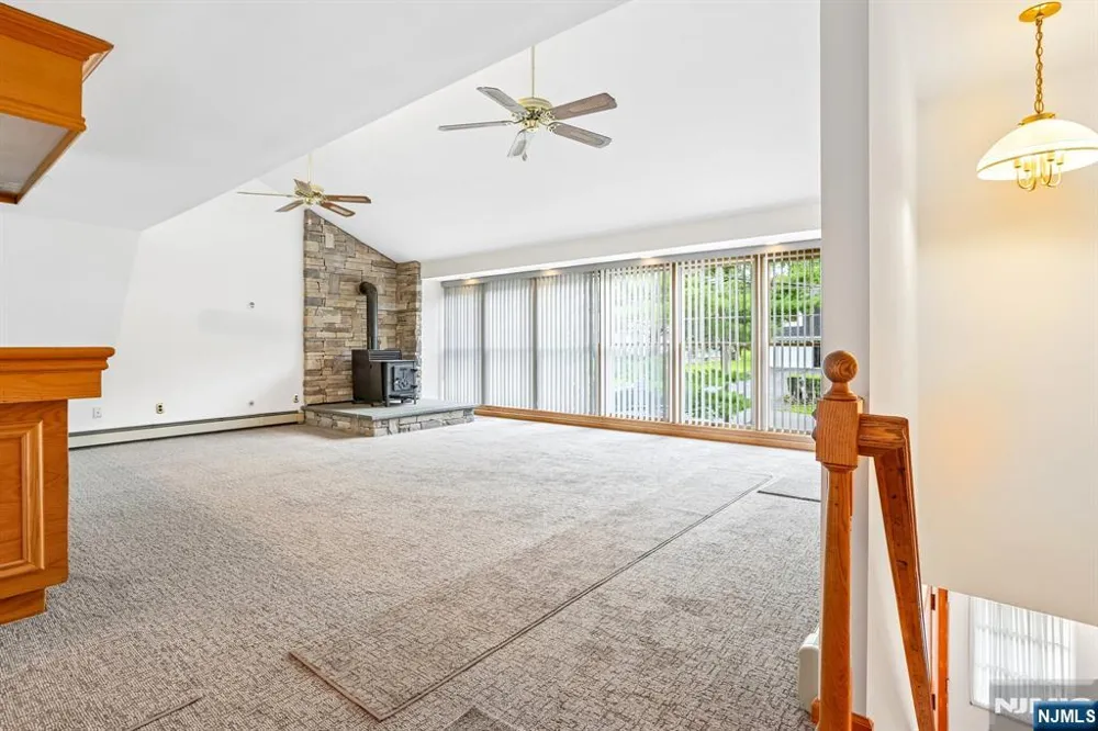 488 Cedar Lane Paramus, NJ 07652