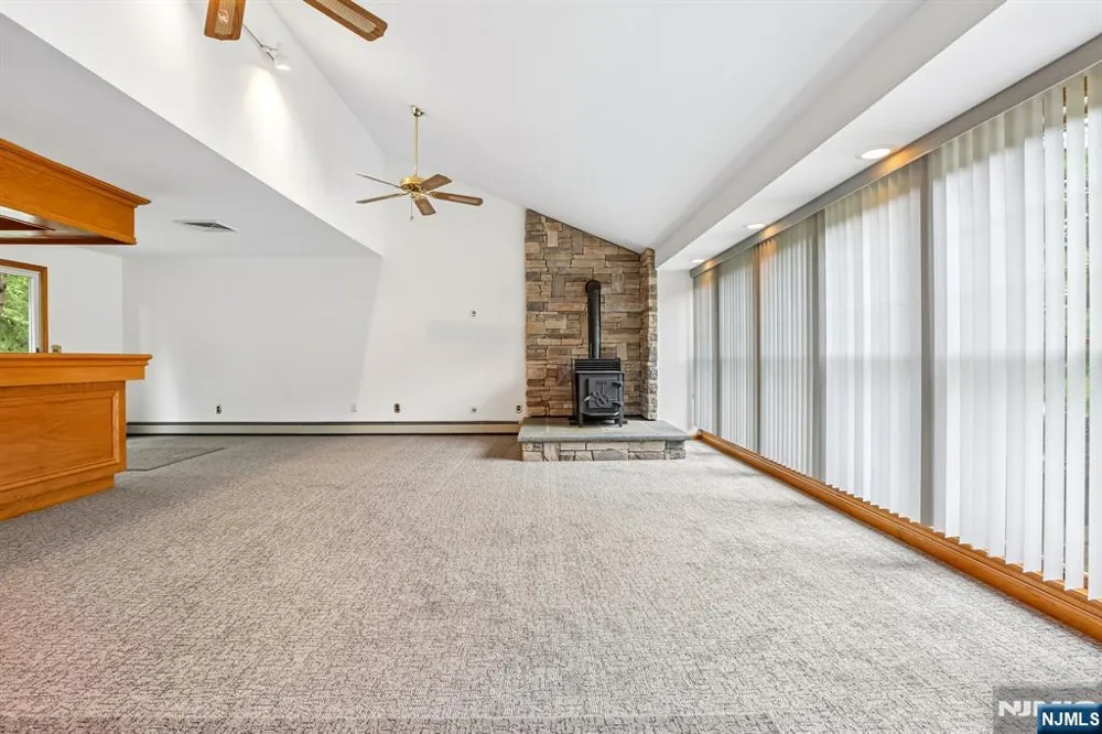 488 Cedar Lane Paramus, NJ 07652