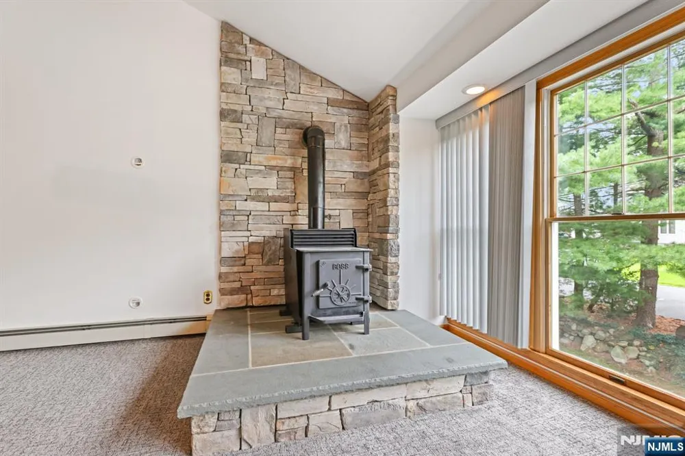 488 Cedar Lane Paramus, NJ 07652