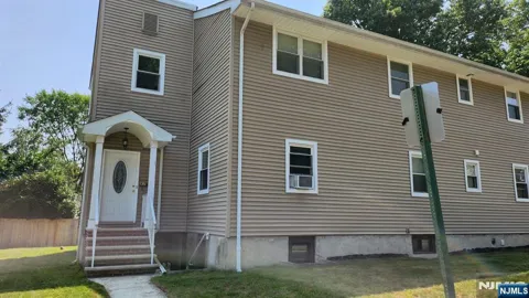 48 Cortland Place FL 2