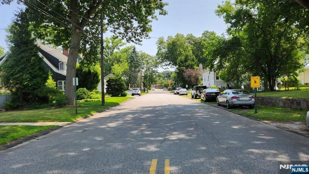 48 Cortland Place FL 2 Tenafly, NJ 07670