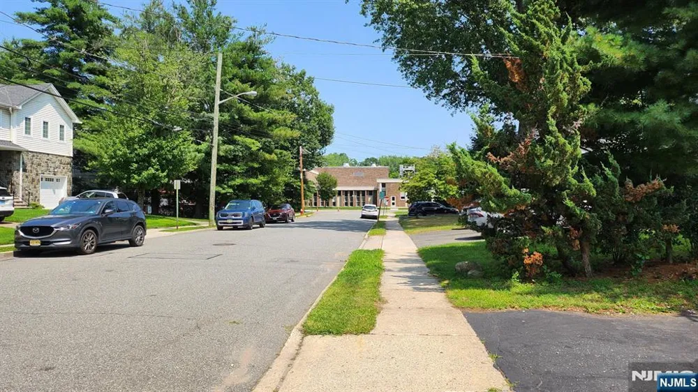 48 Cortland Place FL 2 Tenafly, NJ 07670