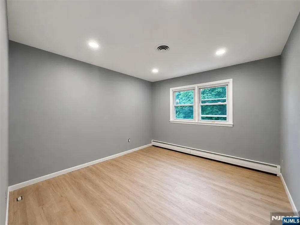 28 Carr Street 2 Pompton Lakes, NJ 07442