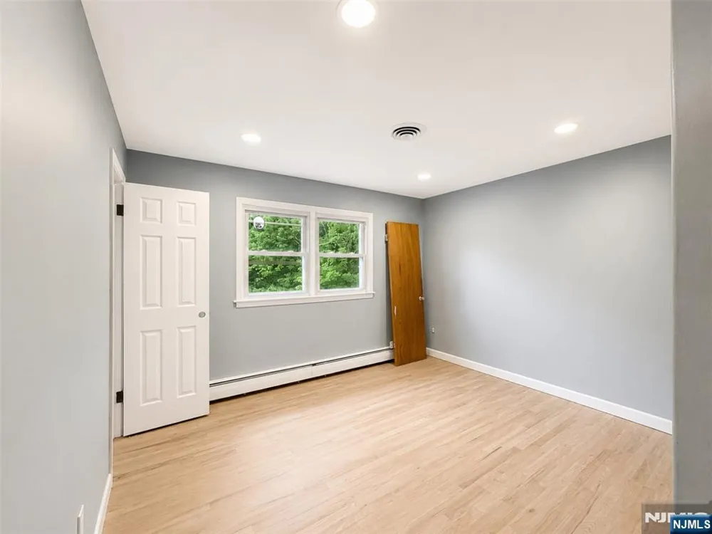 28 Carr Street 2 Pompton Lakes, NJ 07442