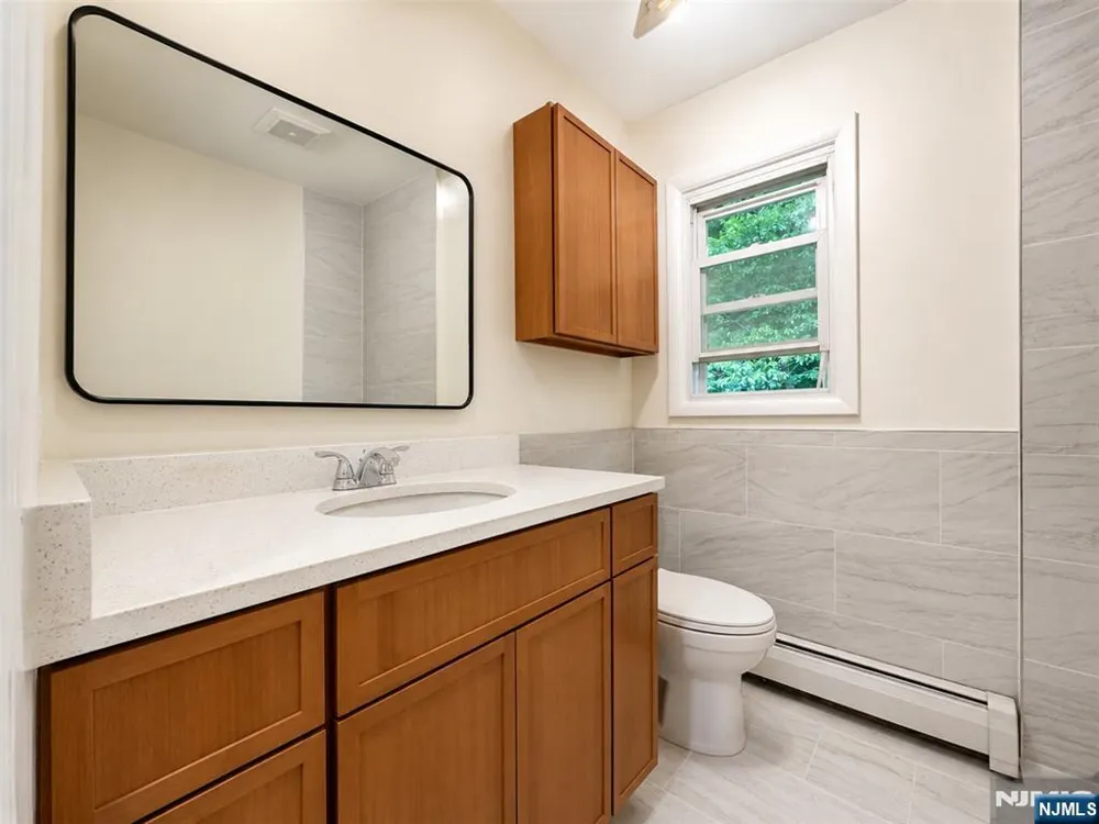 28 Carr Street 2 Pompton Lakes, NJ 07442
