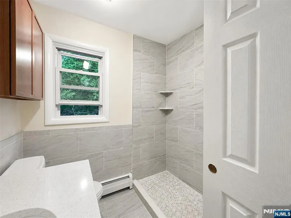 28 Carr Street 2 Pompton Lakes, NJ 07442