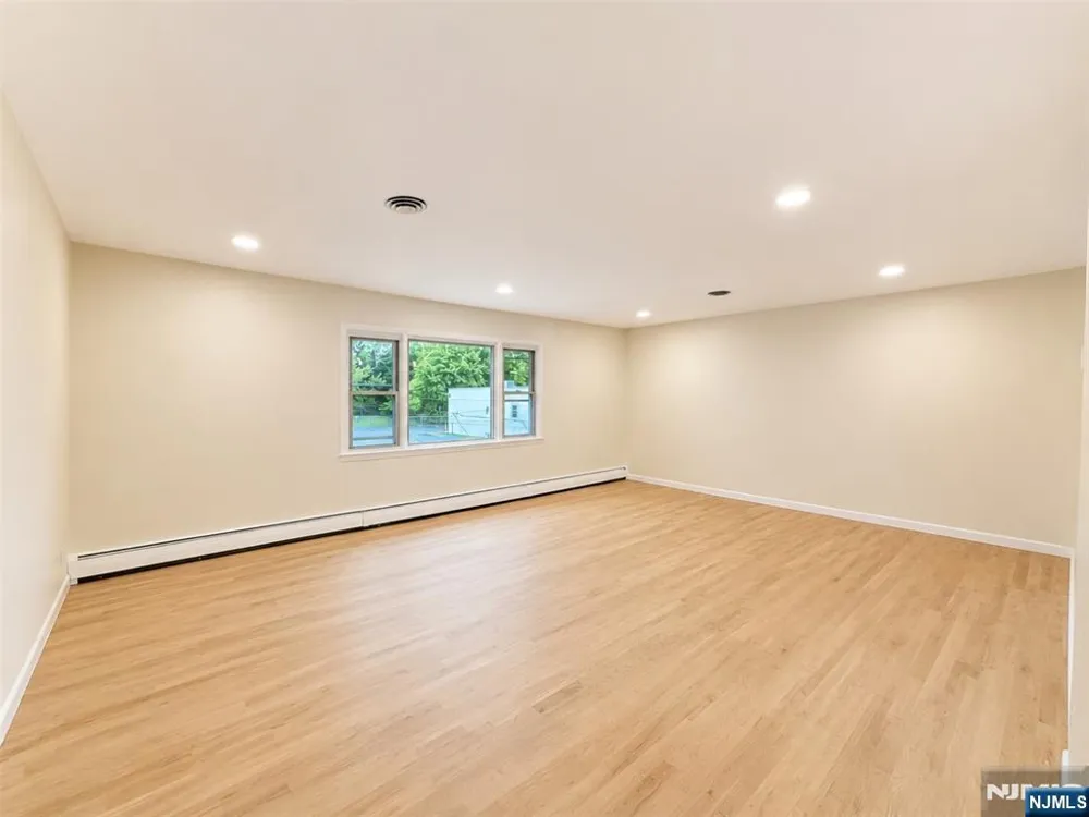 28 Carr Street 2 Pompton Lakes, NJ 07442