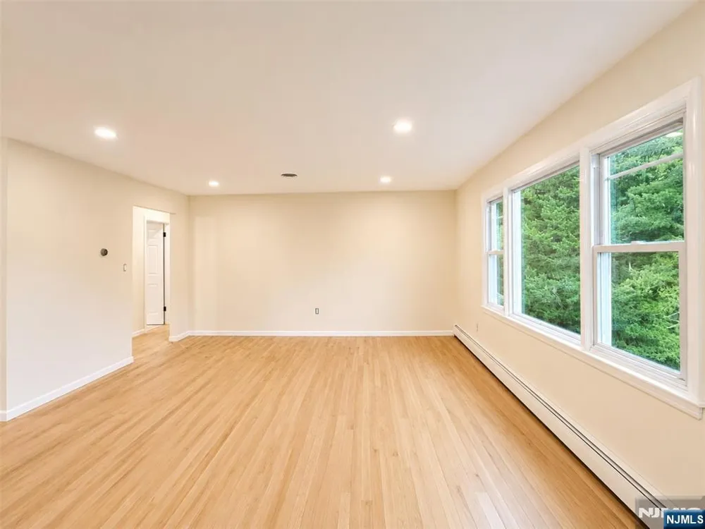 28 Carr Street 2 Pompton Lakes, NJ 07442