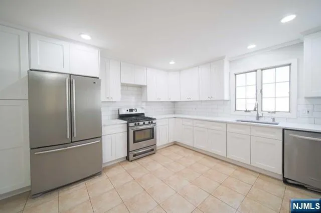 830 Elizabeth Street 2 Ridgefield, NJ 07657