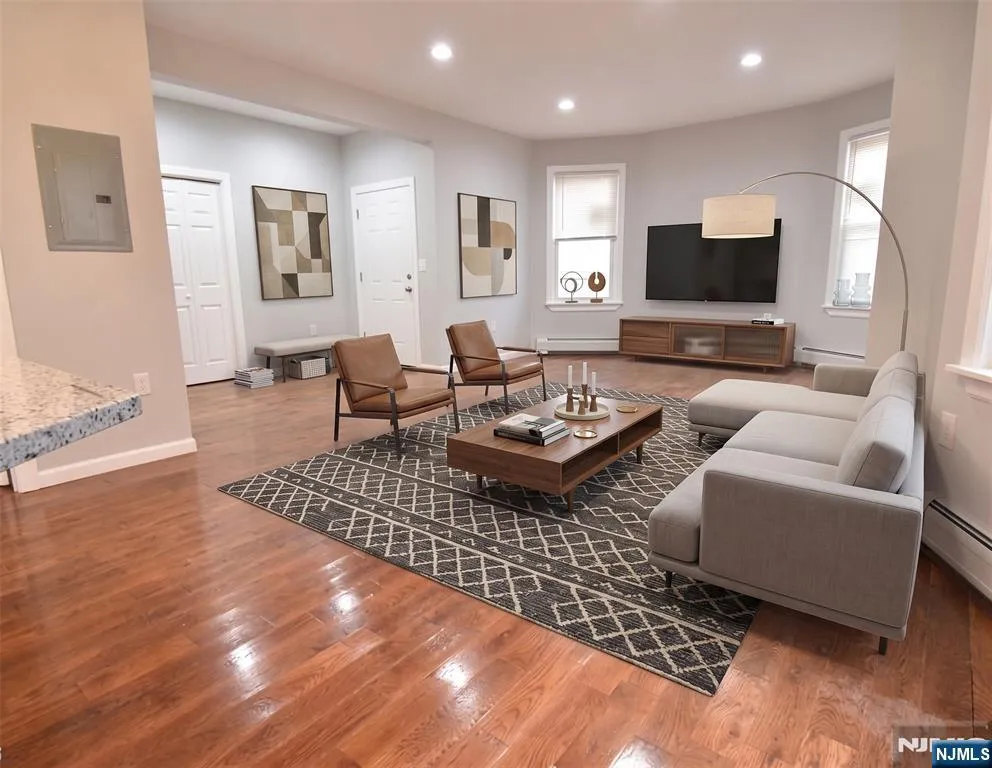 83 Arsdale Terrace 1 East Orange, NJ 07018