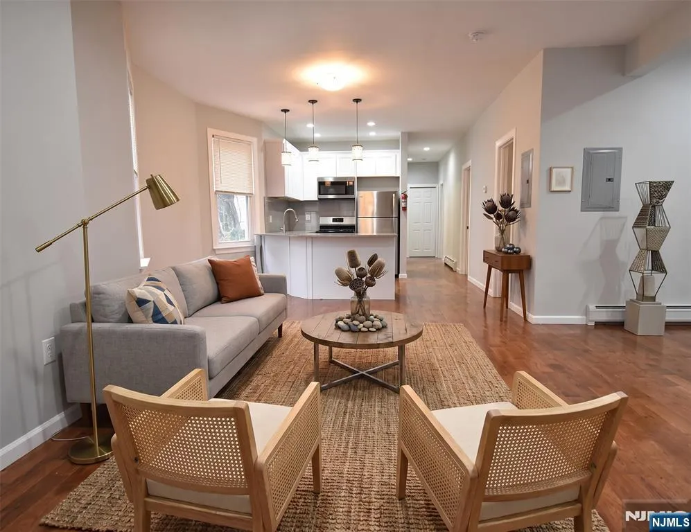 83 Arsdale Terrace 1 East Orange, NJ 07018