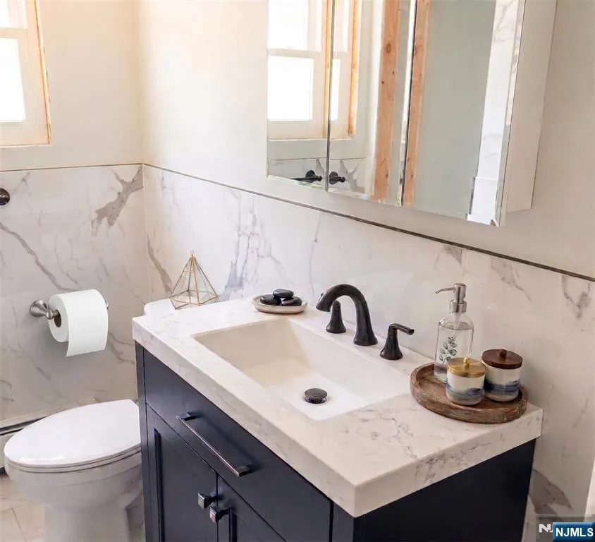 83 Arsdale Terrace 1 East Orange, NJ 07018