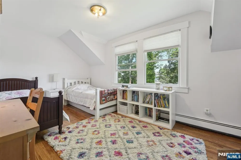 211 Pinelynn Road Glen Rock, NJ 07452