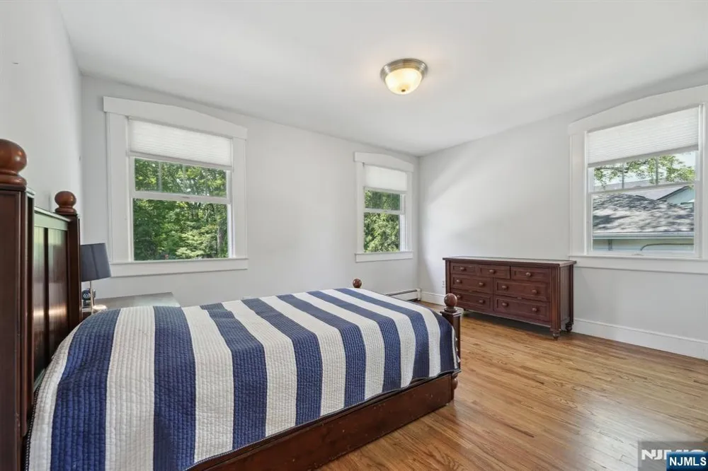 211 Pinelynn Road Glen Rock, NJ 07452
