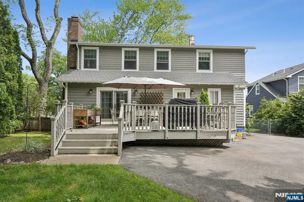 211 Pinelynn Road Glen Rock, NJ 07452