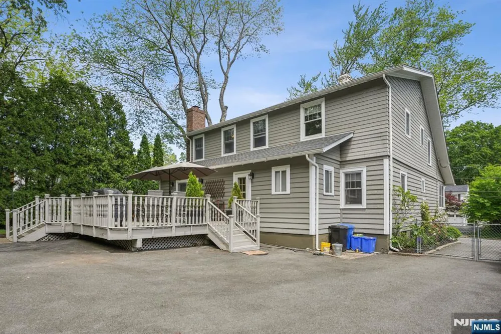 211 Pinelynn Road Glen Rock, NJ 07452